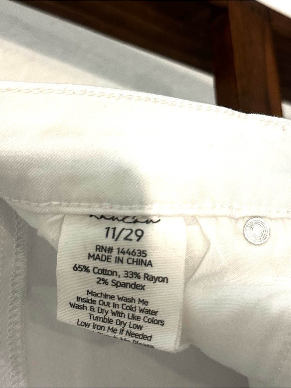 KanCan White Mid Rise Flare Jeans Petite 29 NWT - Picture 14 of 15
